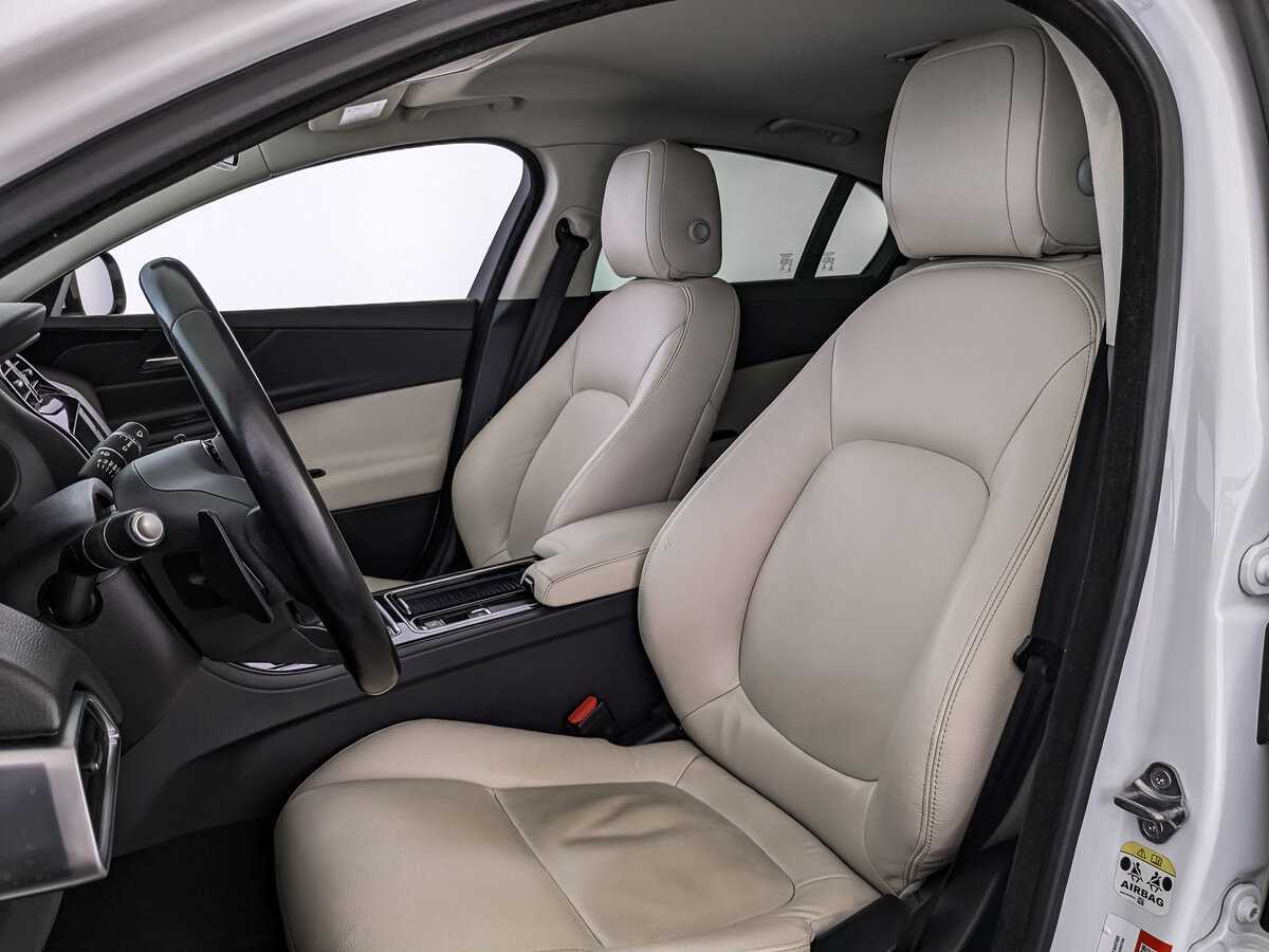 Jaguar XE, 2017 Фото №16