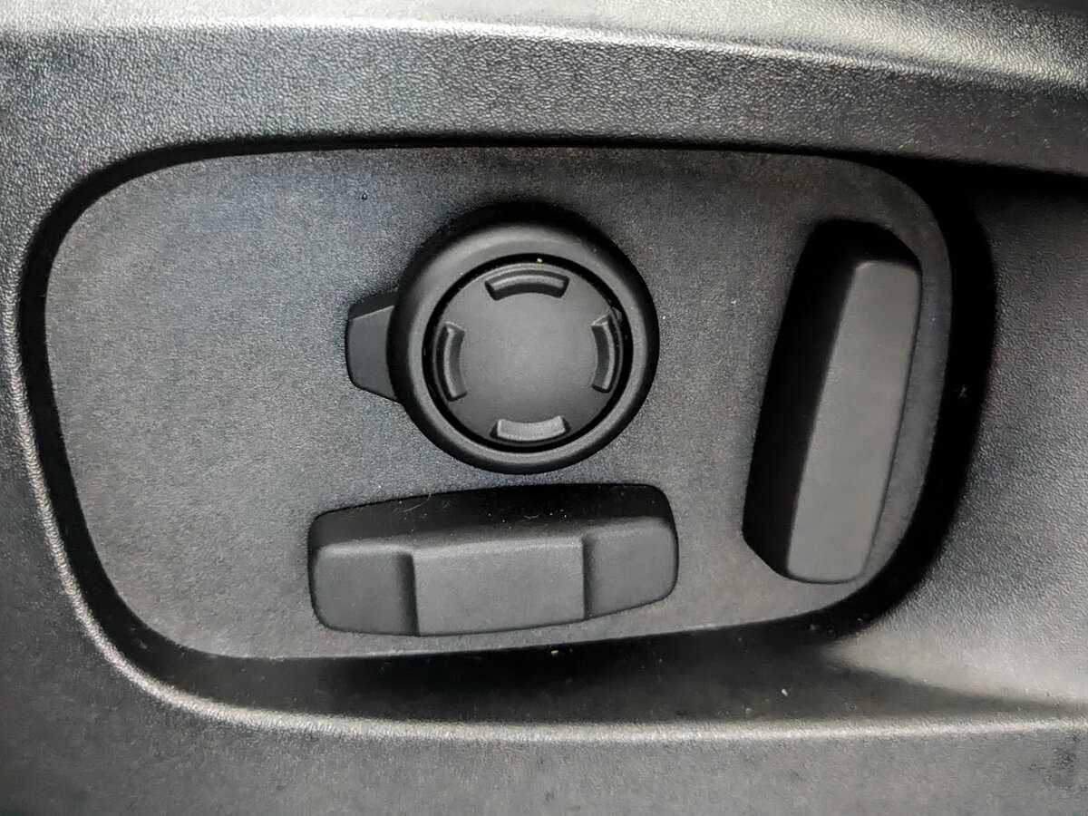 Land Rover Defender 110, 2020 Фото №17