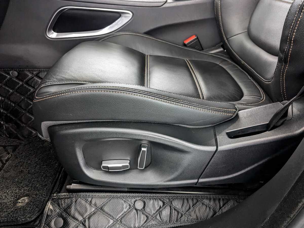 Jaguar F-Pace, 2018 Фото №17