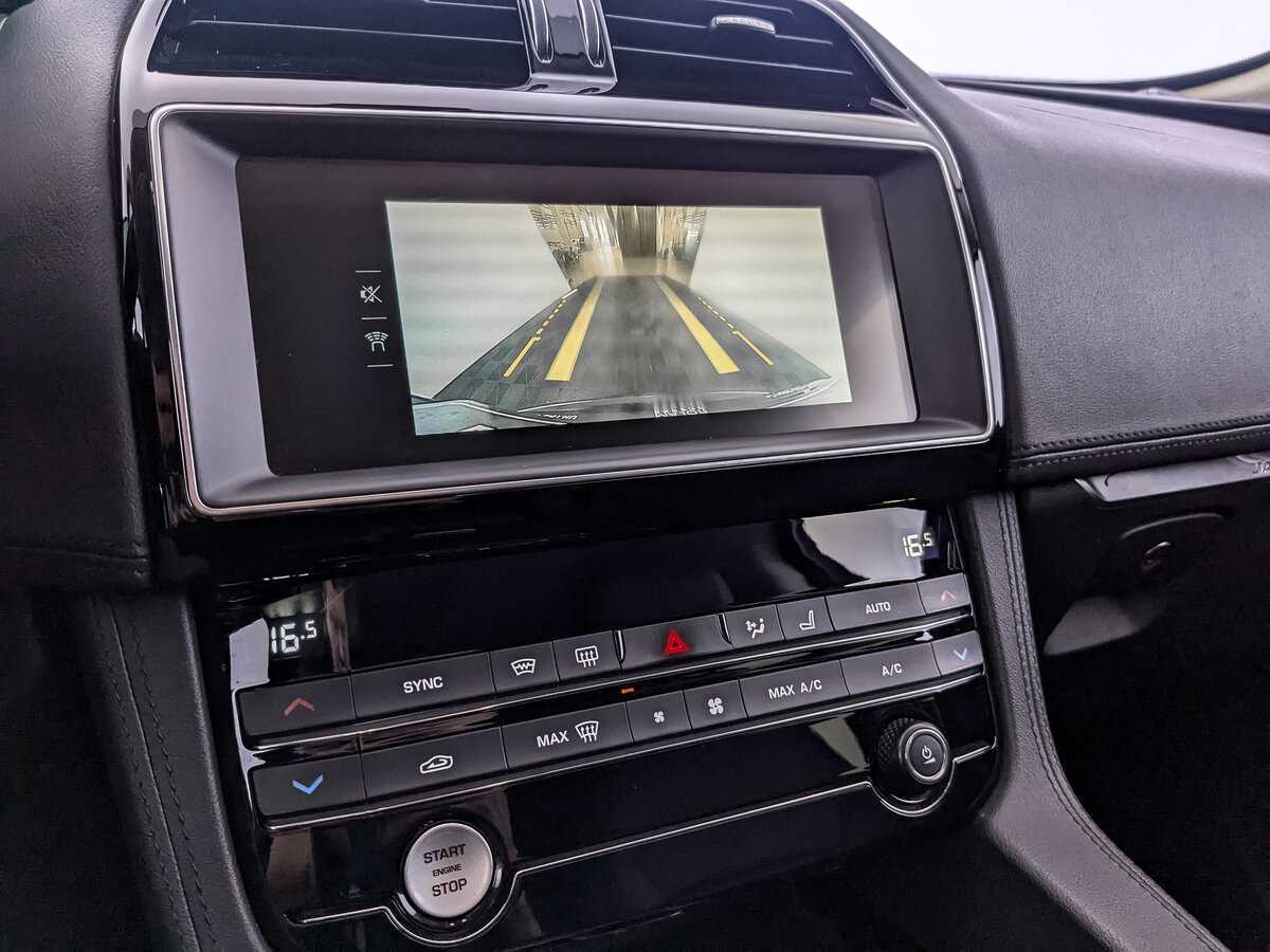 Jaguar F-Pace, 2018 Фото №22