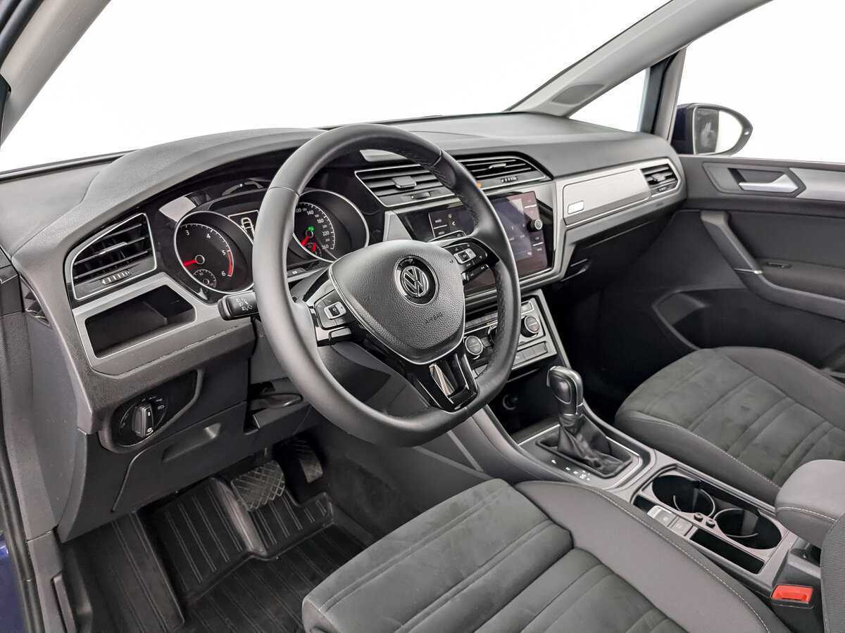 Volkswagen Touran, 2018 Фото №12