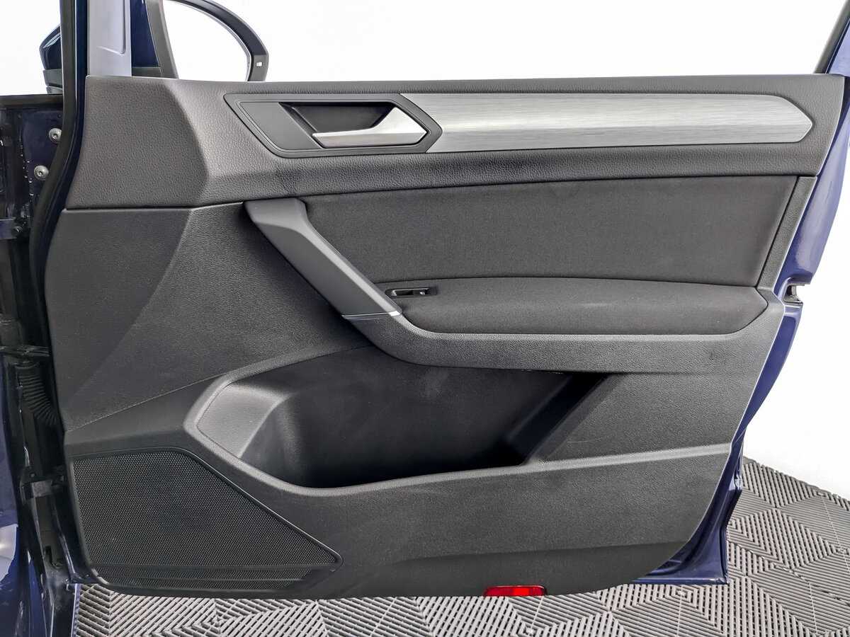 Volkswagen Touran, 2018 Фото №19