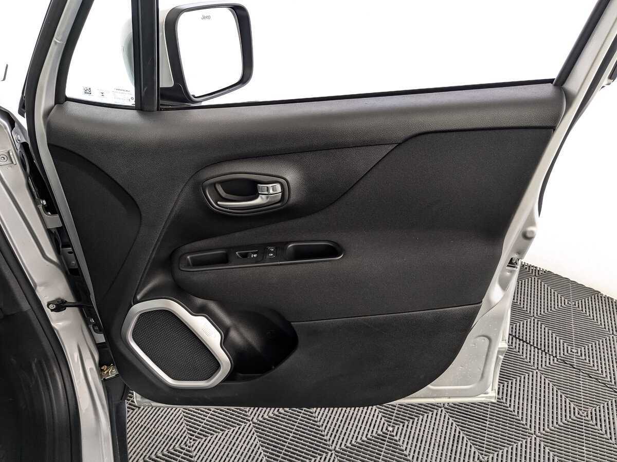 Jeep Renegade, 2018 Фото №21