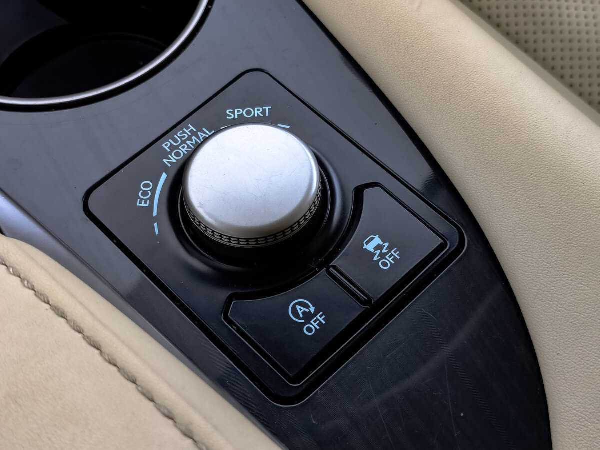 Lexus RX 200t, 2016 Фото №23