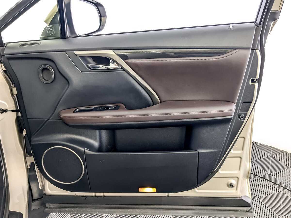 Lexus RX 200t, 2017 Фото №21