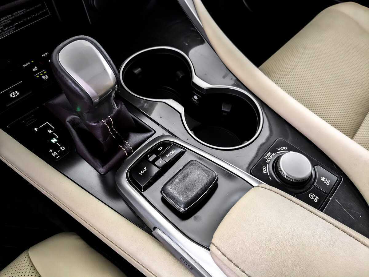 Lexus RX 200t, 2017 Фото №23