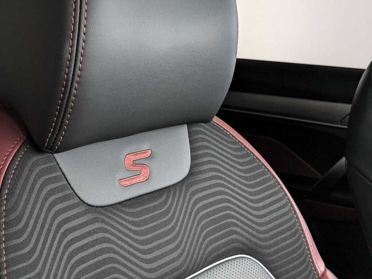 Geely Coolray, 2021 Фото №22