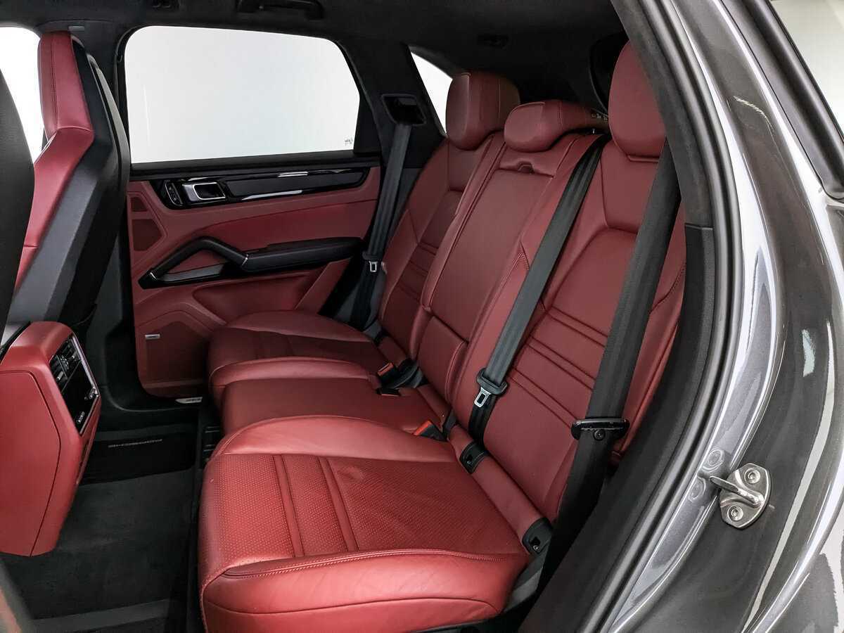 Porsche Cayenne E-Hybrid, 2019 Фото №14