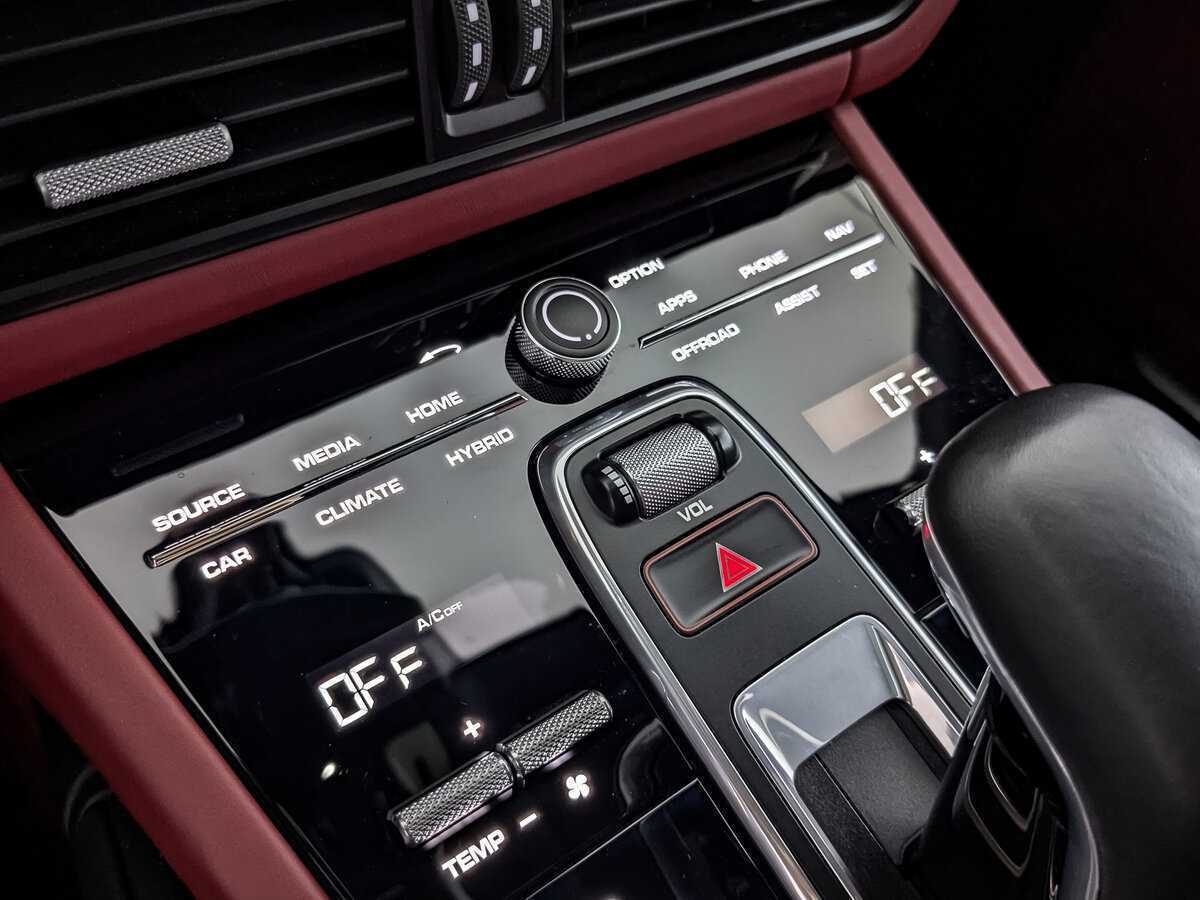 Porsche Cayenne E-Hybrid, 2019 Фото №23