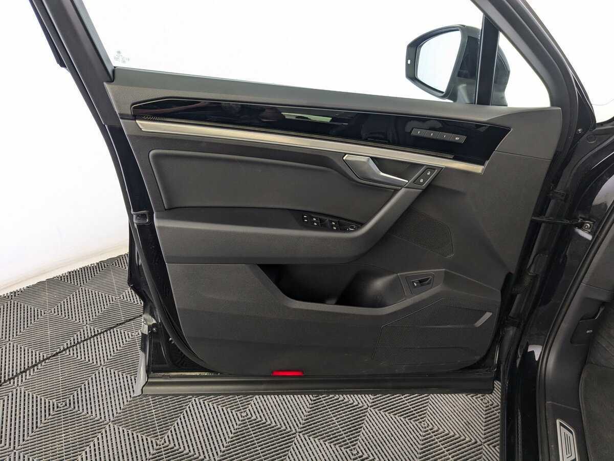 Volkswagen Touareg, 2020 Фото №15