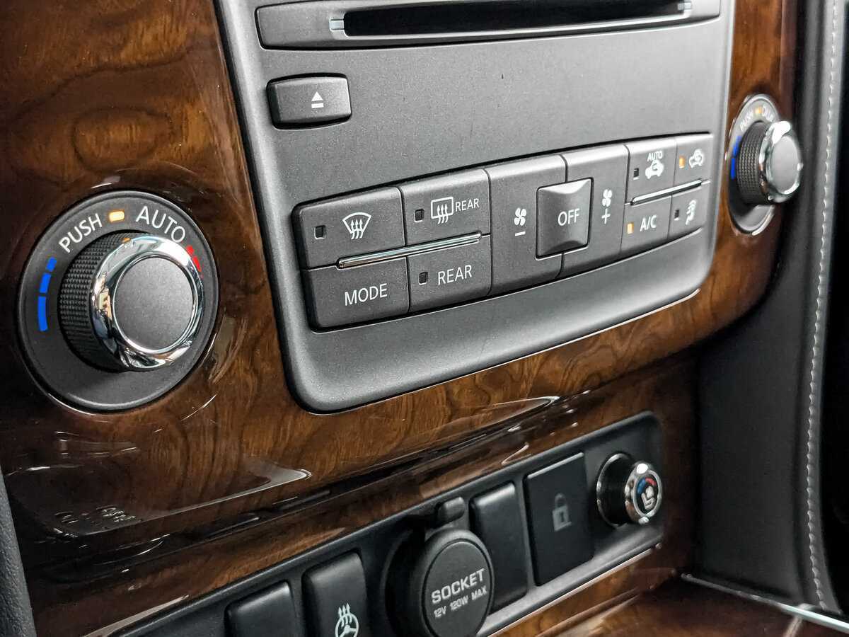 Infiniti QX80, 2017 Фото №17