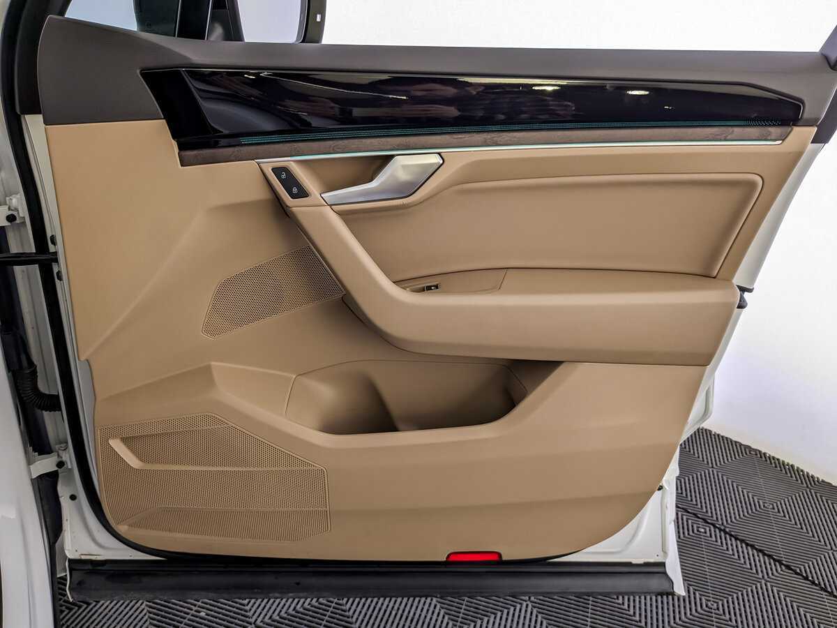 Volkswagen Touareg, 2020 Фото №21