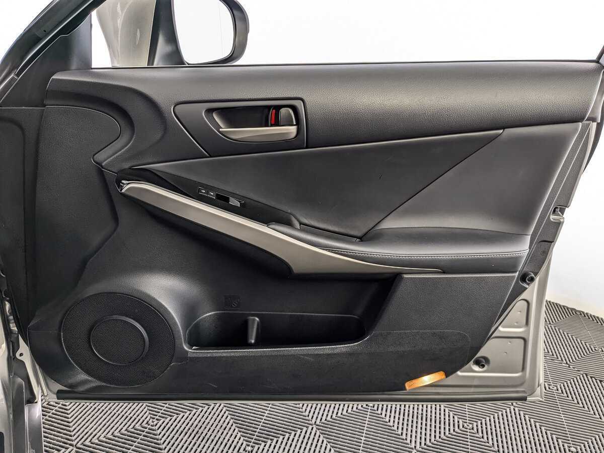 Lexus IS 300, 2018 Фото №21