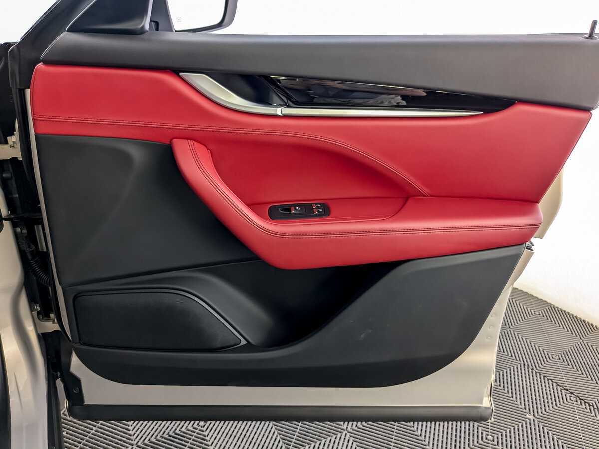 Maserati Levante Diesel, 2017 Фото №21