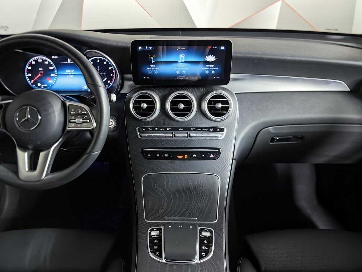 Mercedes-Benz GLC Coupe 300, 2021 Фото №11