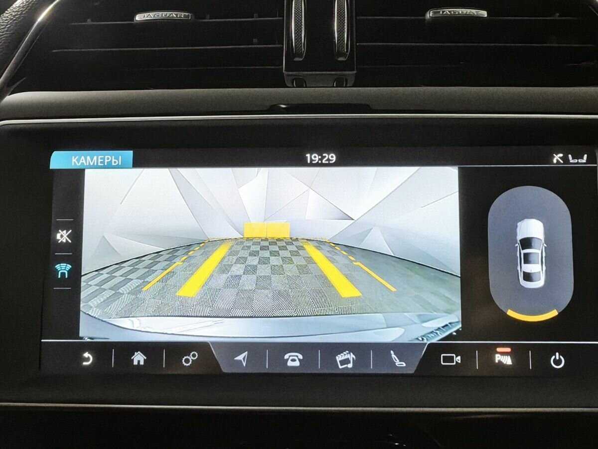 Jaguar XE, 2018 Фото №16