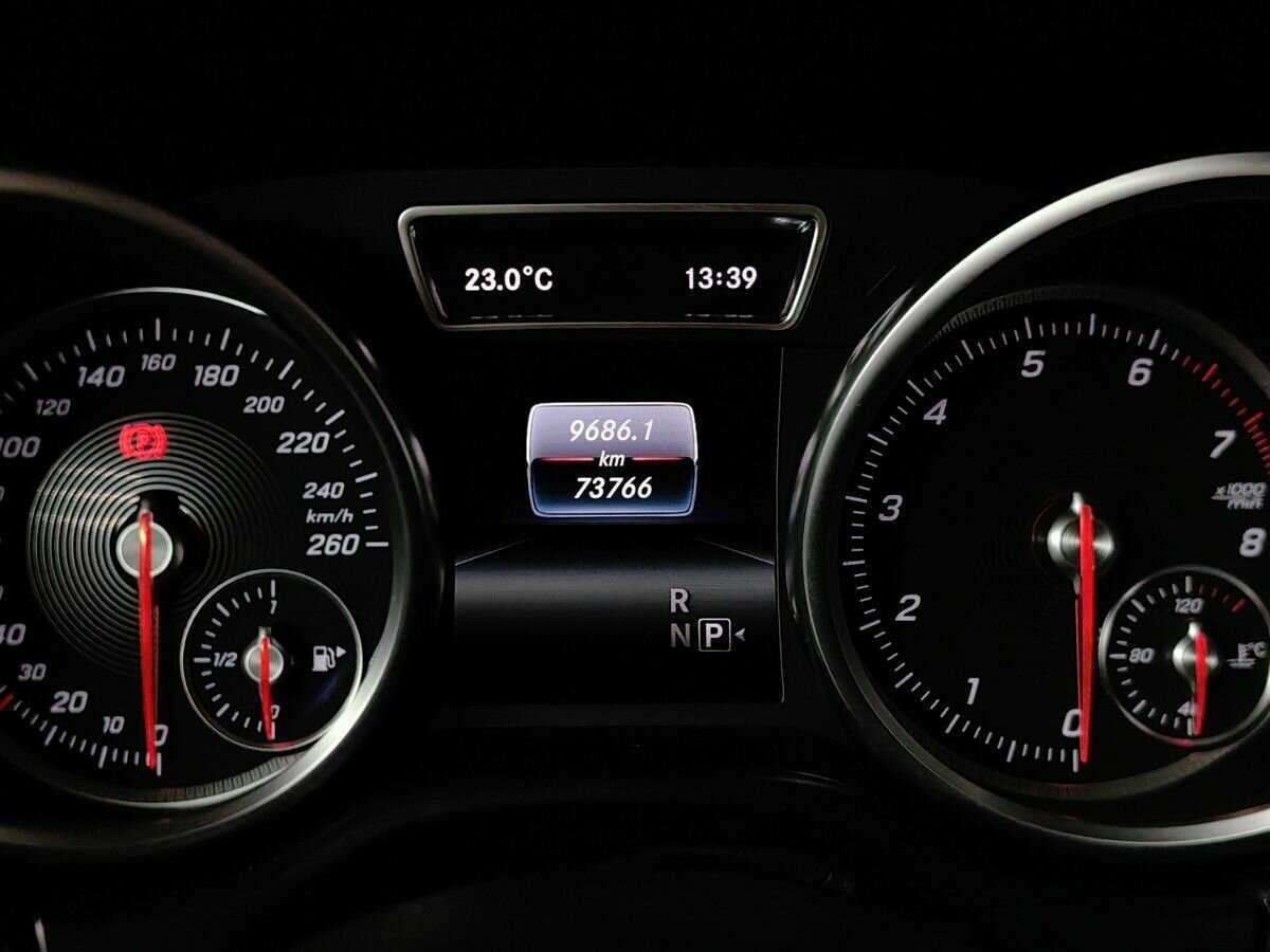 Mercedes-Benz GLE 400, 2015 Фото №16