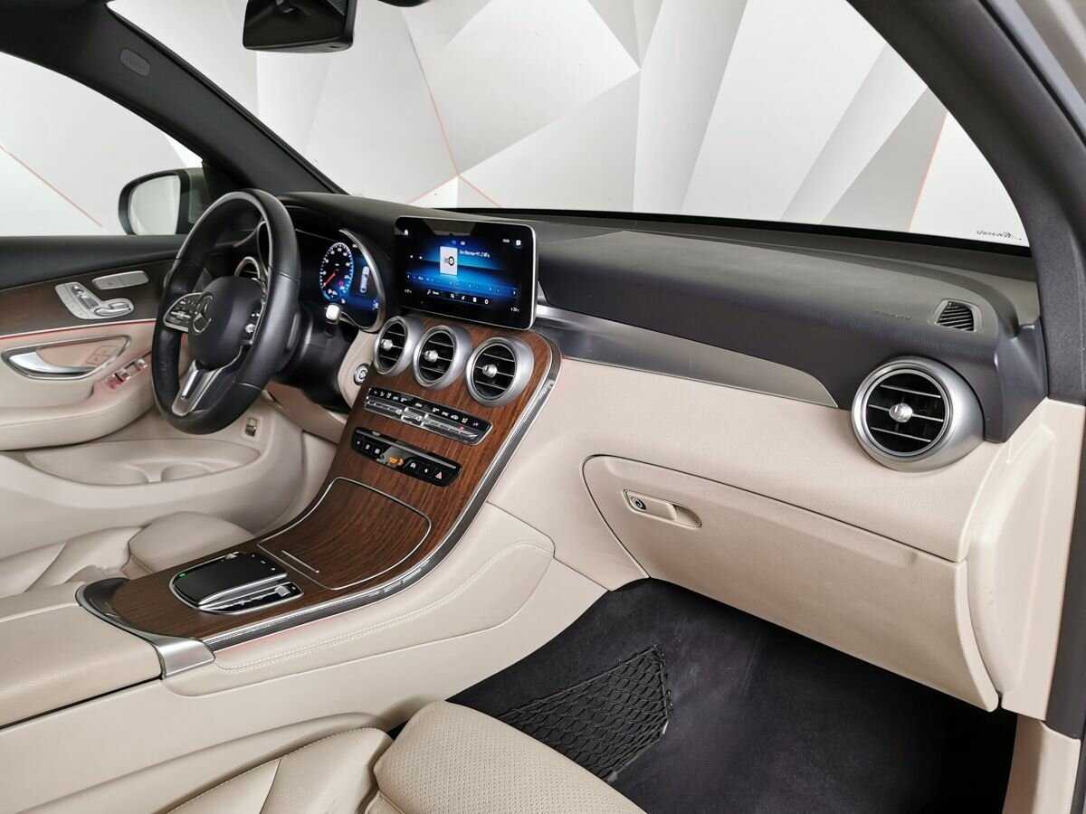 Mercedes-Benz GLC Coupe 300, 2019 Фото №9