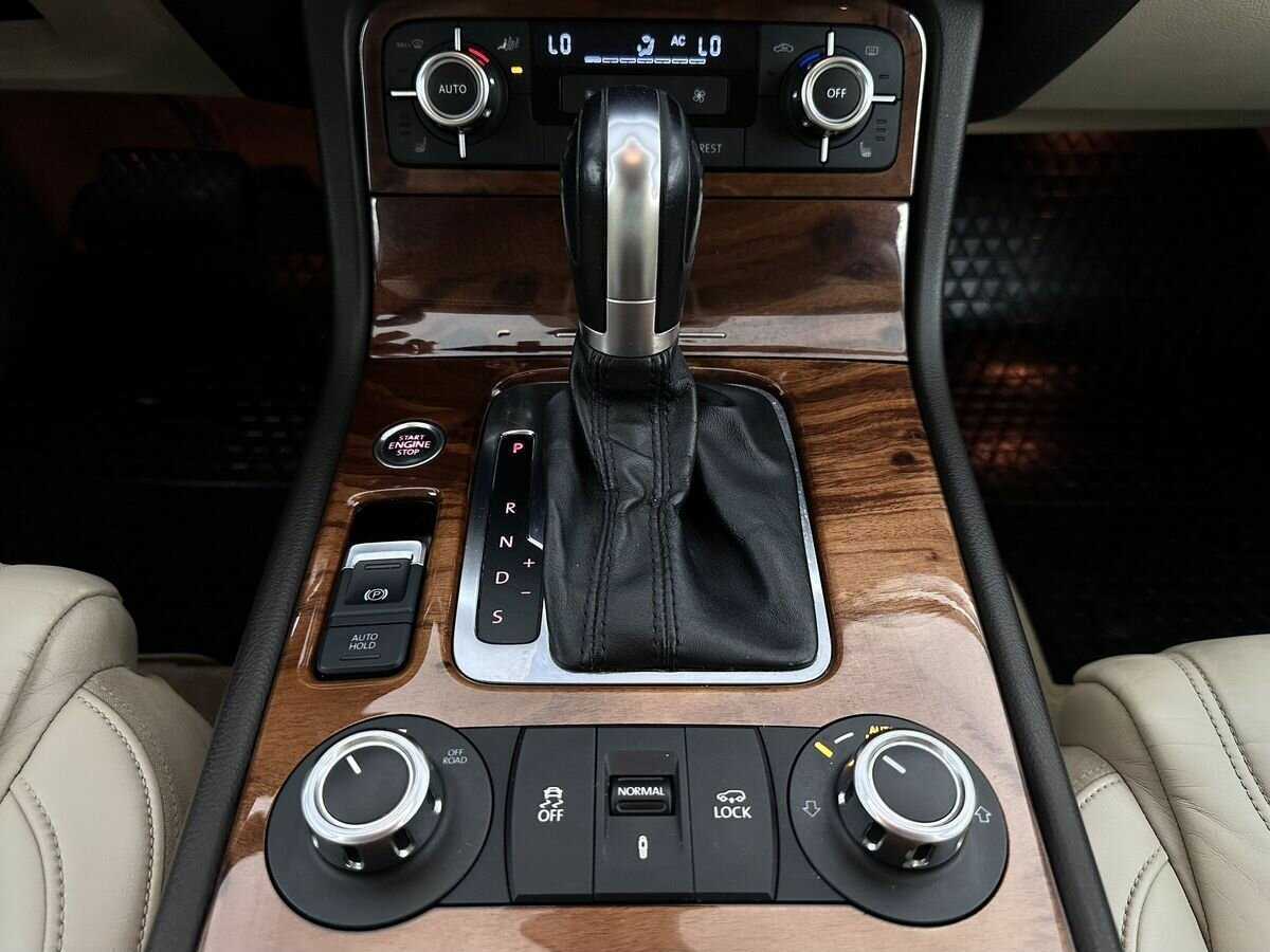 Volkswagen Touareg, 2010 Фото №15