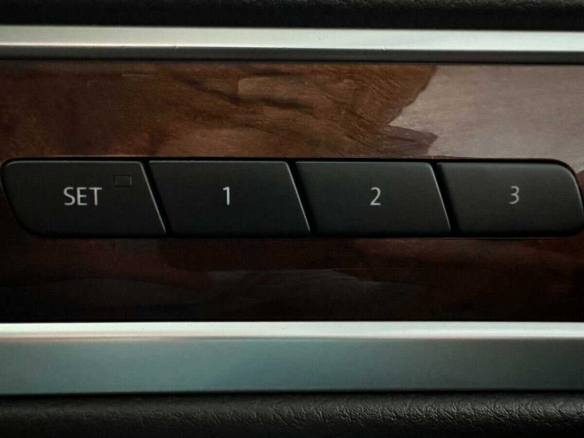 Volkswagen Touareg, 2010 Фото №16