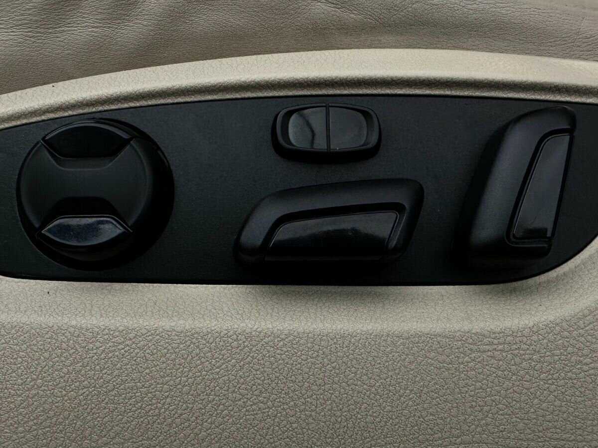 Volkswagen Touareg, 2010 Фото №17