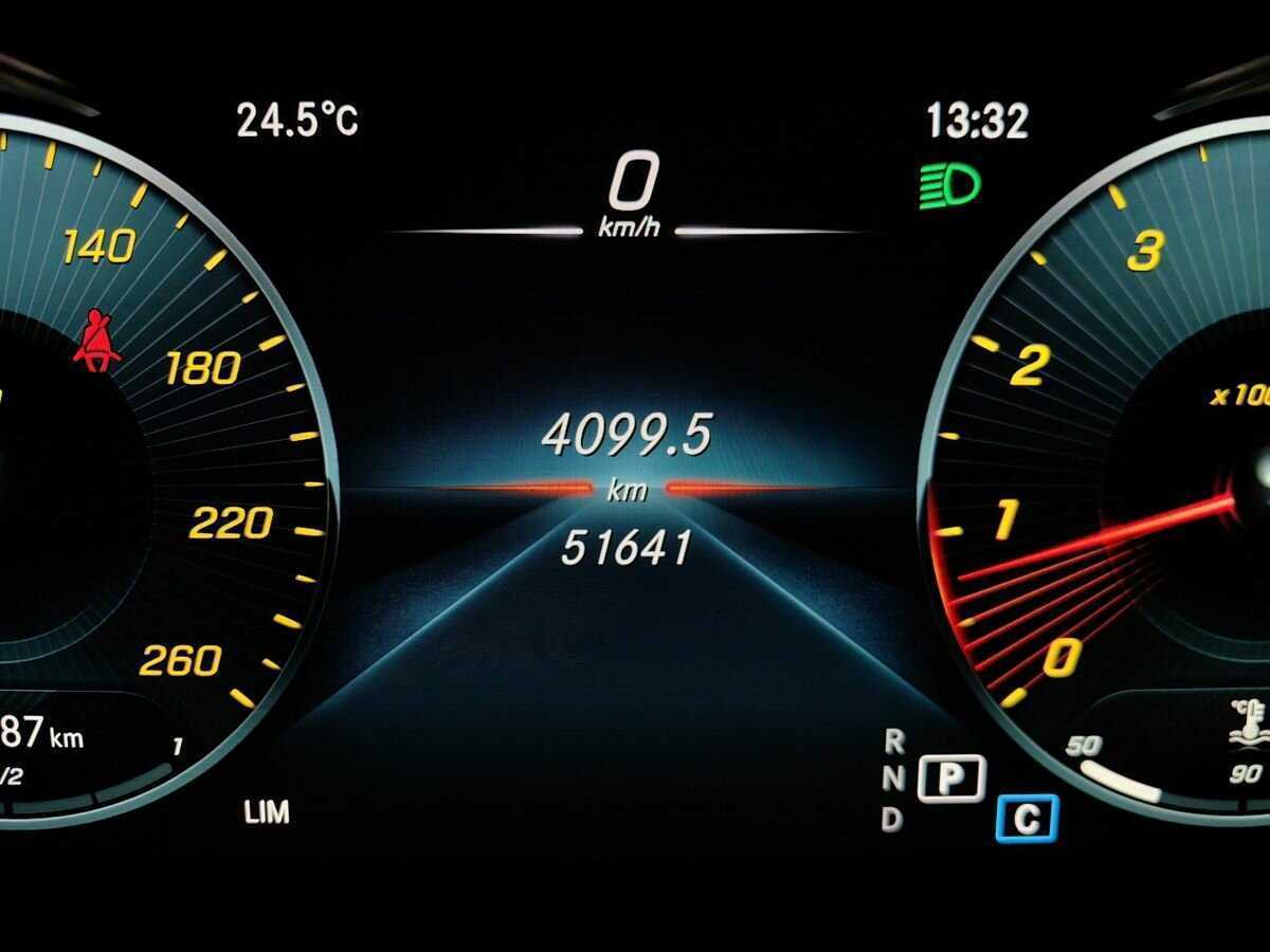 Mercedes-Benz GLC Coupe 300, 2020 Фото №16