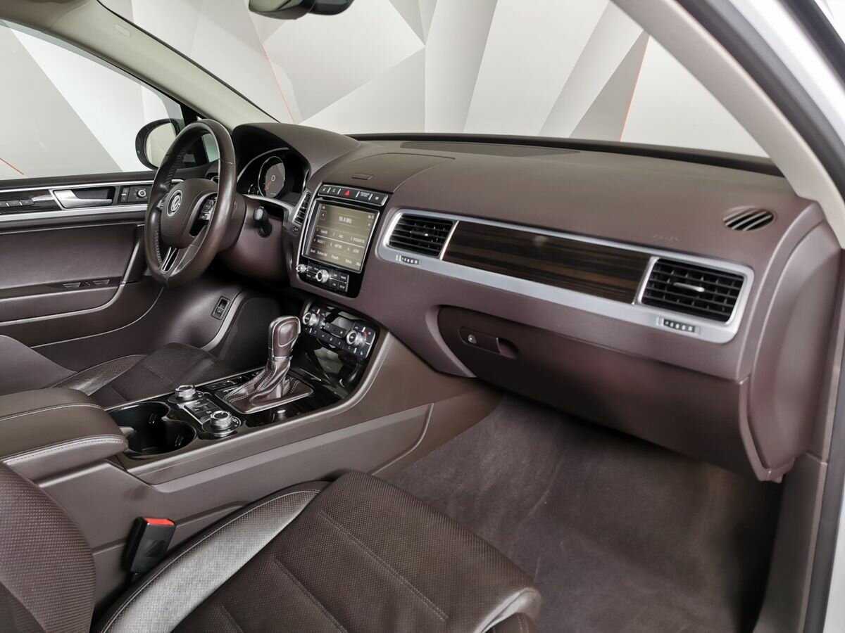 Volkswagen Touareg, 2017 Фото №9