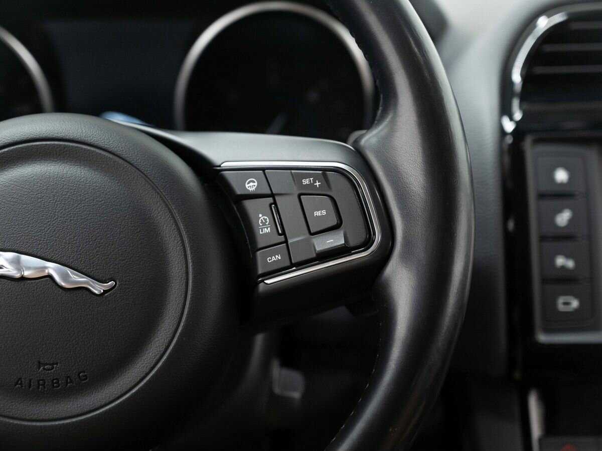 Jaguar F-Pace, 2017 Фото №14