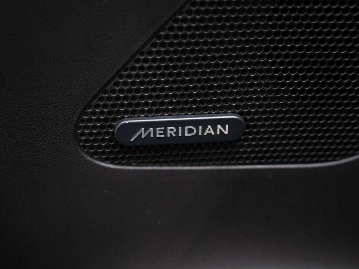 Jaguar F-Pace, 2017 Фото №16