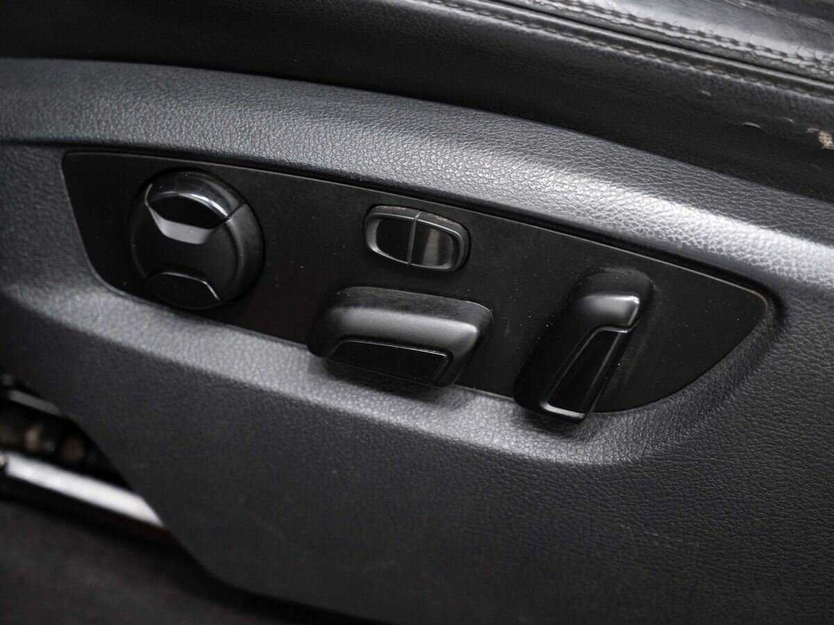 Volkswagen Touareg, 2010 Фото №21