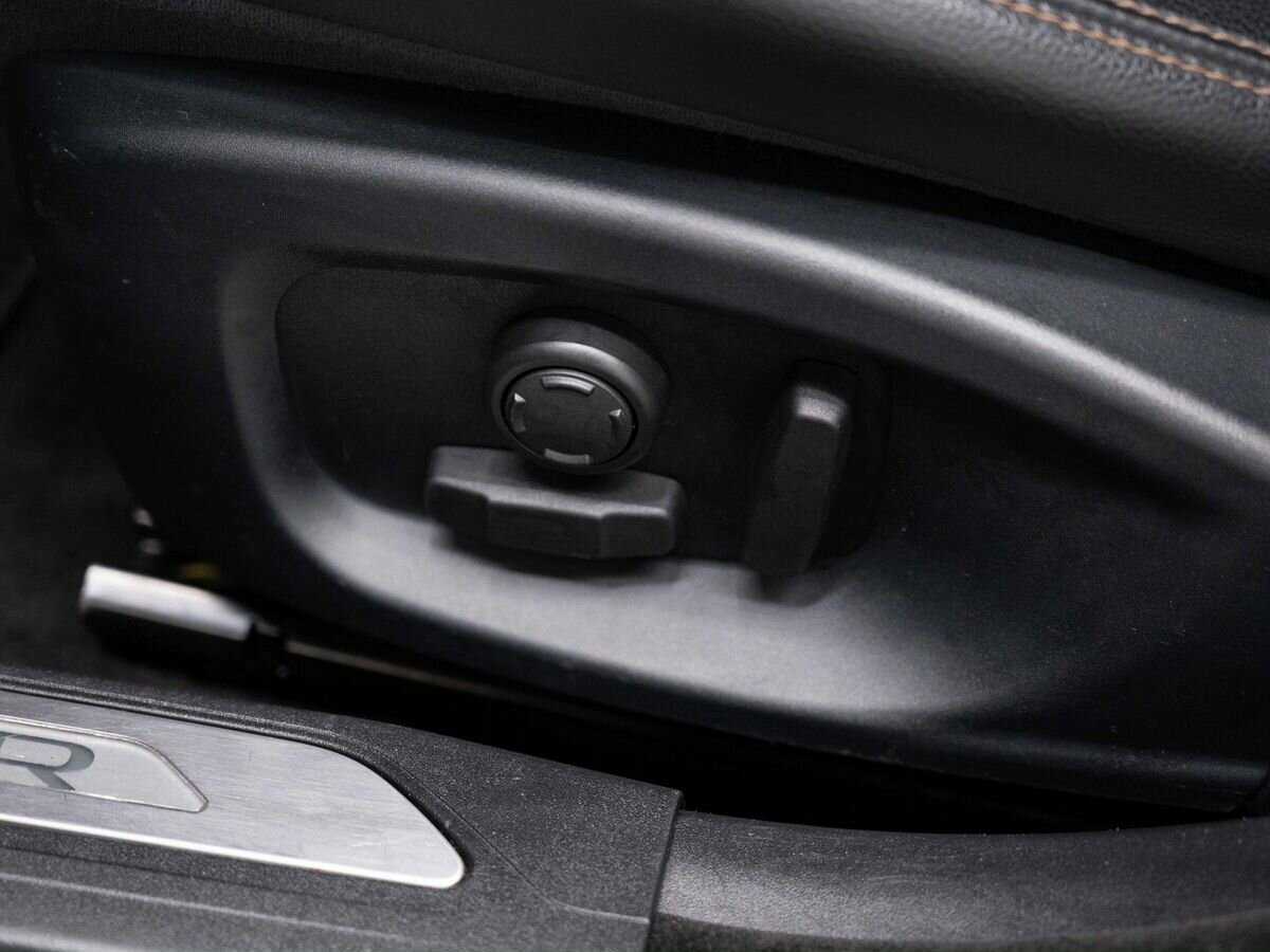 Jaguar XE, 2016 Фото №20