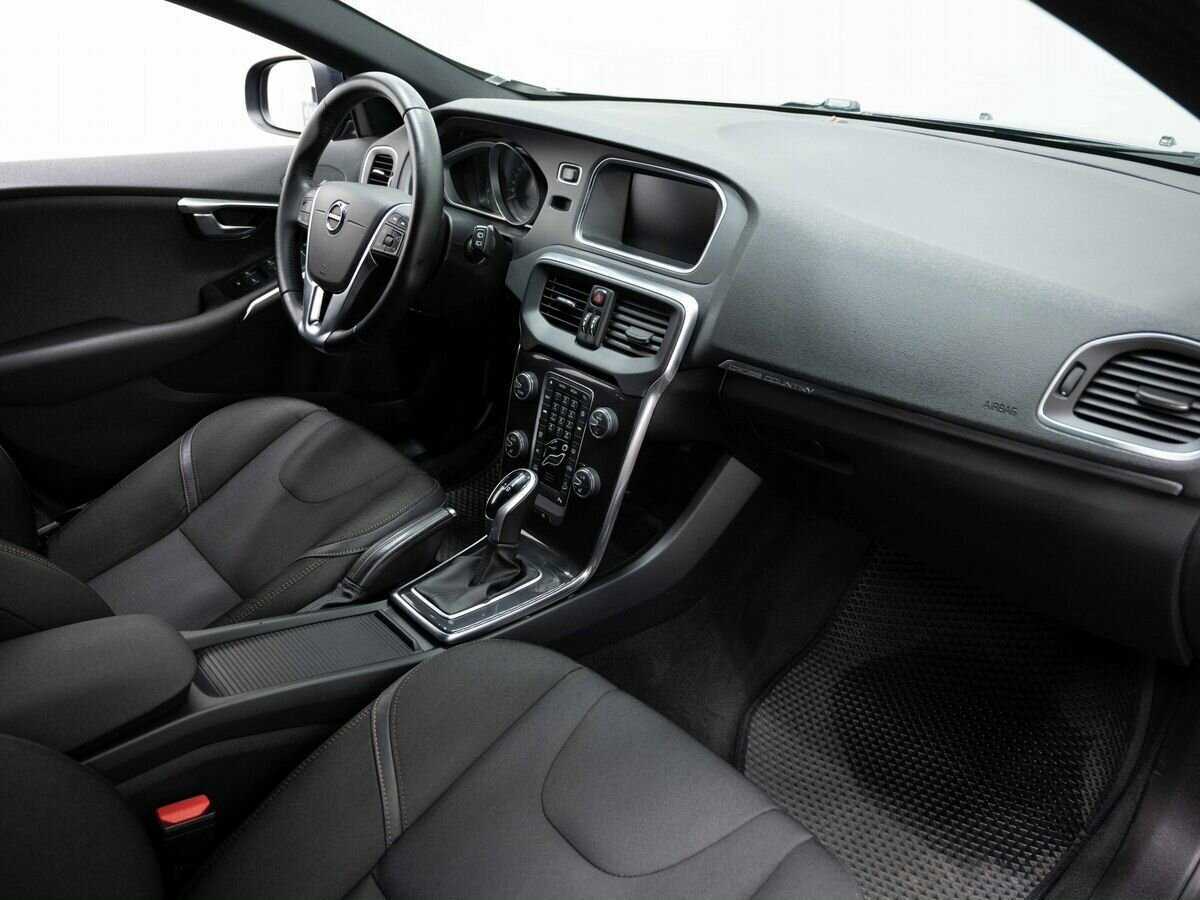 Volvo V40 Cross Country, 2017 Фото №11