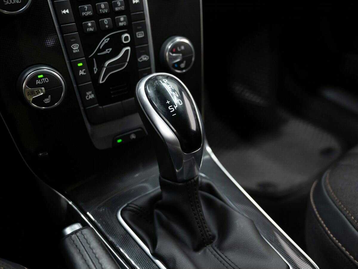 Volvo V40 Cross Country, 2017 Фото №18