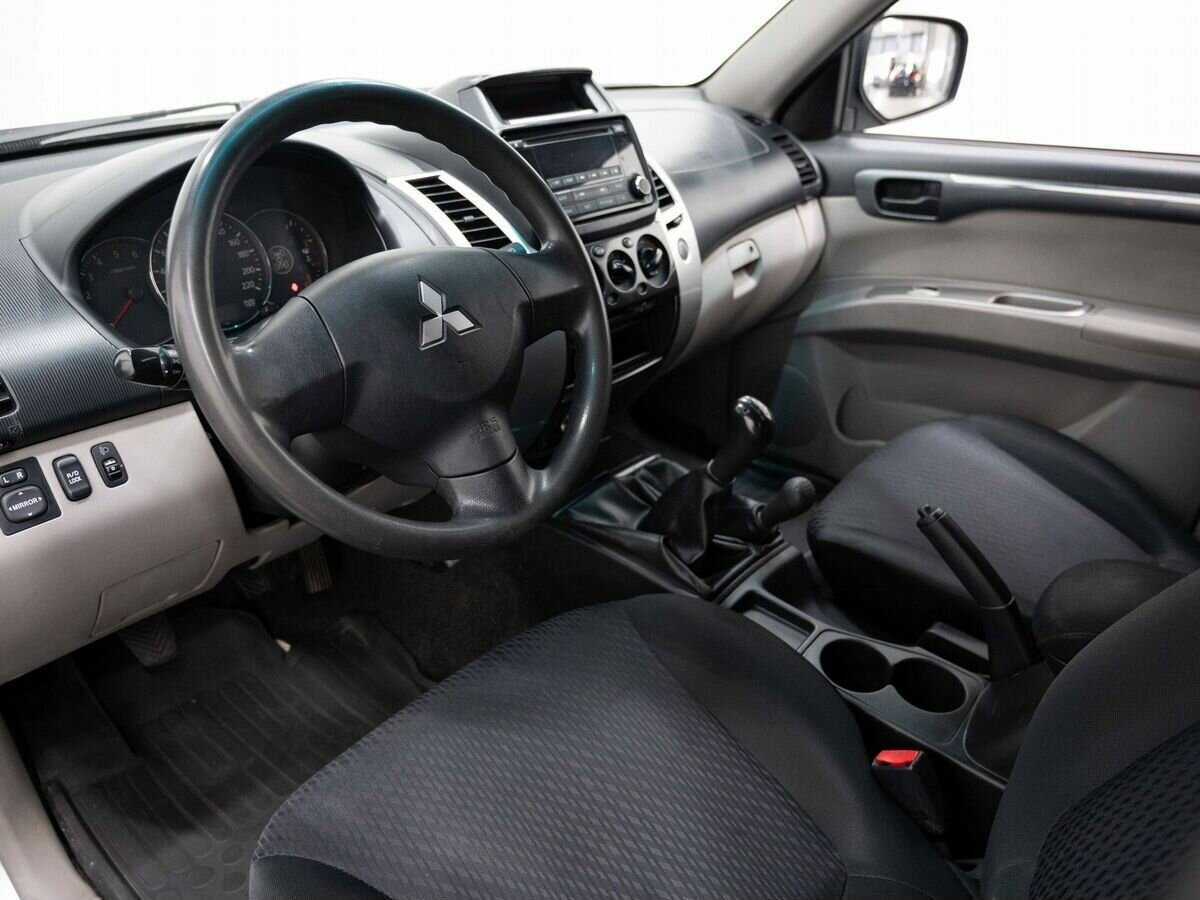 Mitsubishi Pajero Sport, 2014 - 412 500 км. | Фото №7