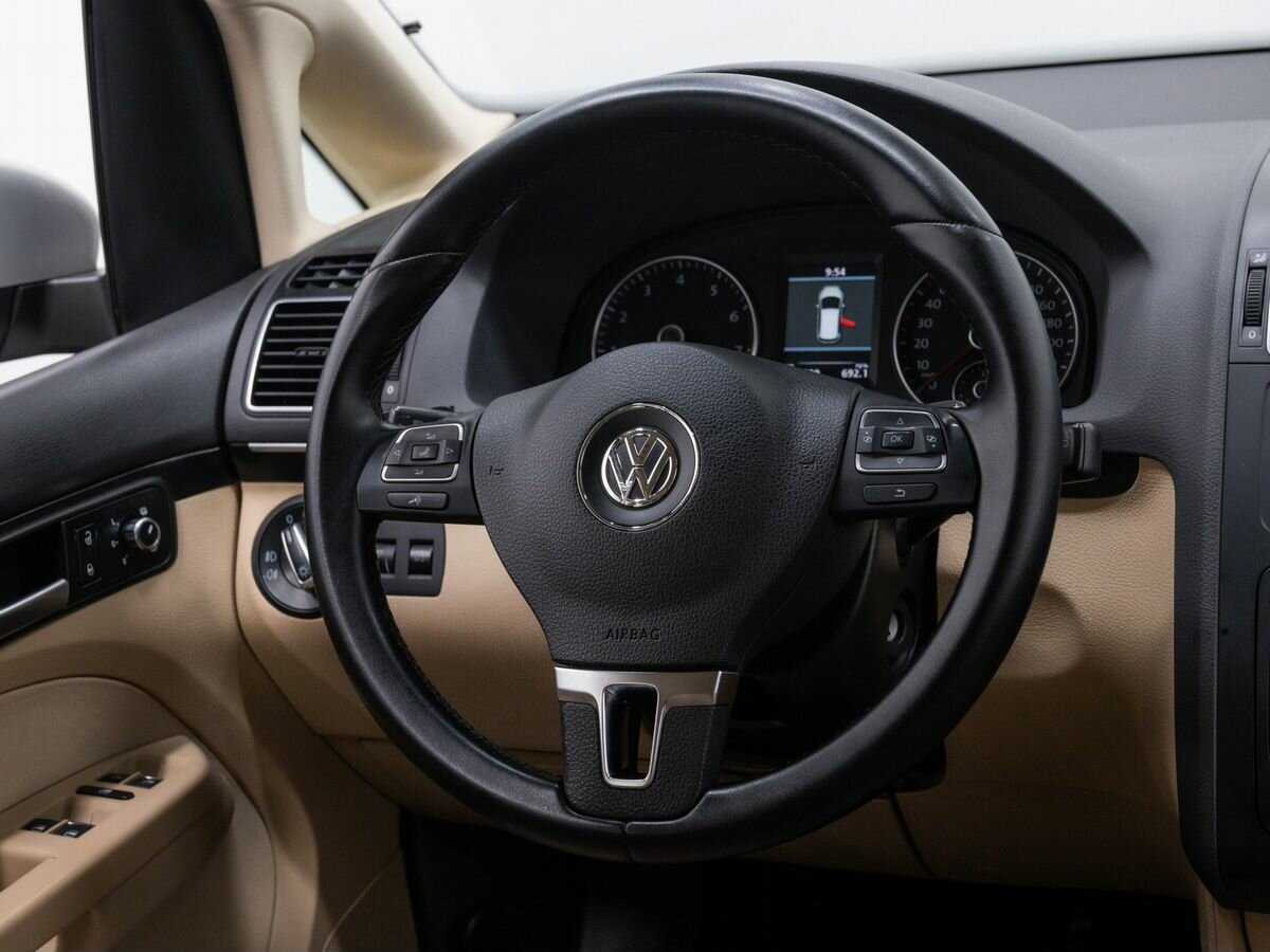 Volkswagen Touran, 2013 Фото №11