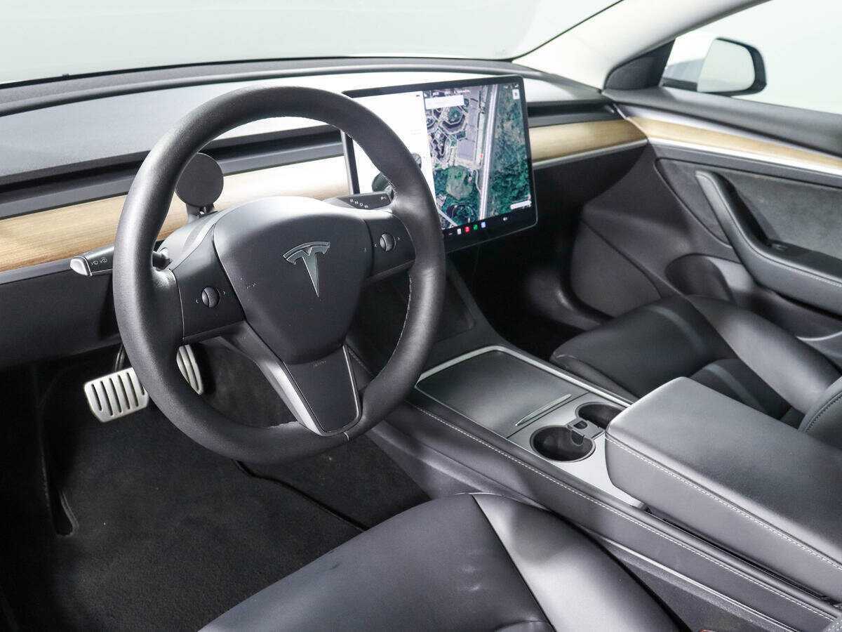 Tesla Model 3 Performance, 2021 Фото №13
