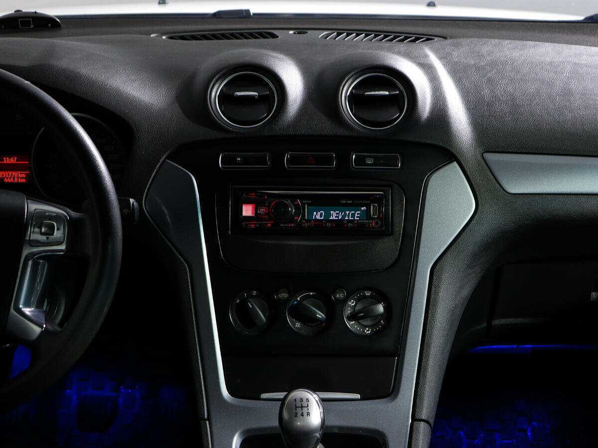 Ford Mondeo, 2012 Фото №11