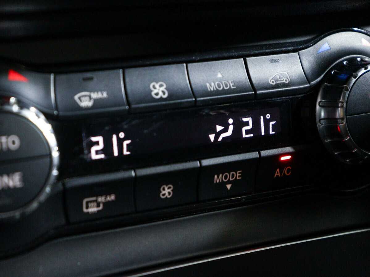 Mercedes-Benz GLA 200, 2017 Фото №17