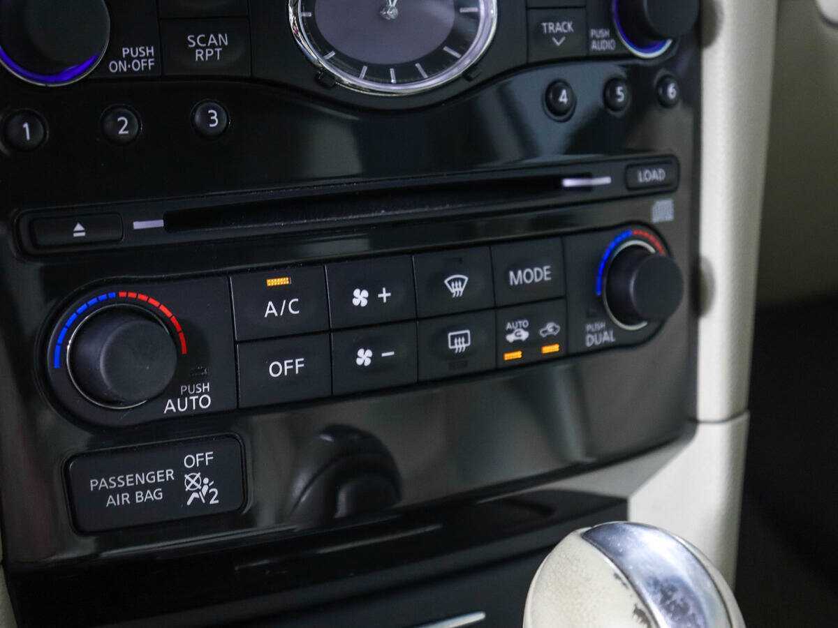 Infiniti FX35, 2008 Фото №18