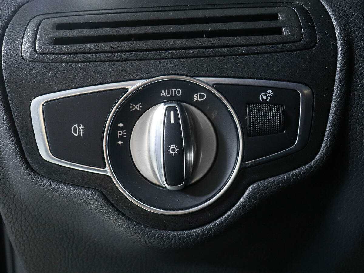 Mercedes-Benz GLC 200, 2021 Фото №16