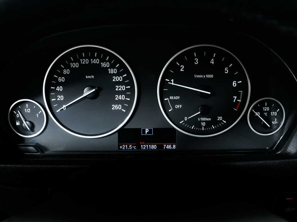 BMW 3 серии 318i, 2018 Фото №9