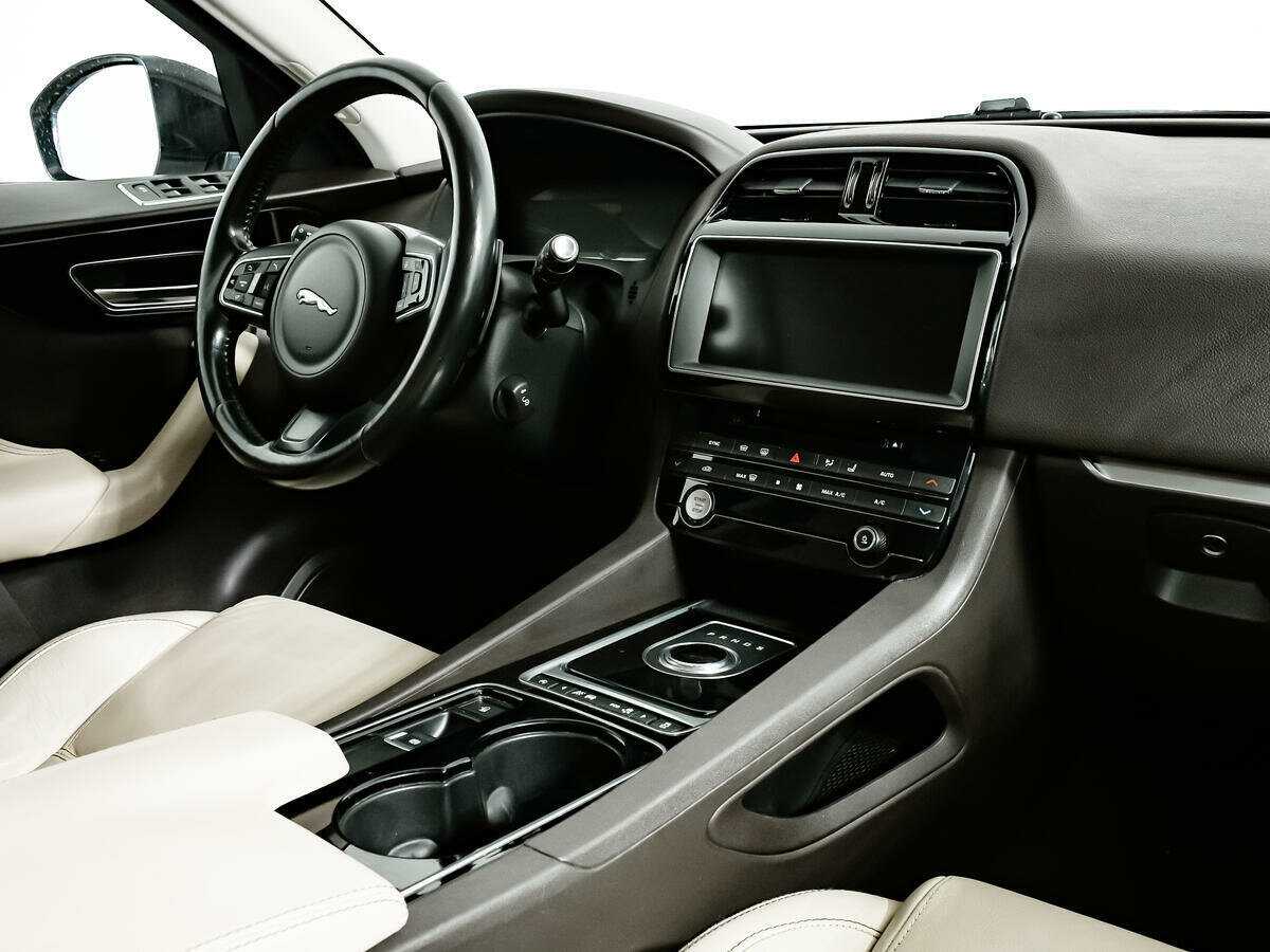 Jaguar F-Pace, 2016 Фото №9