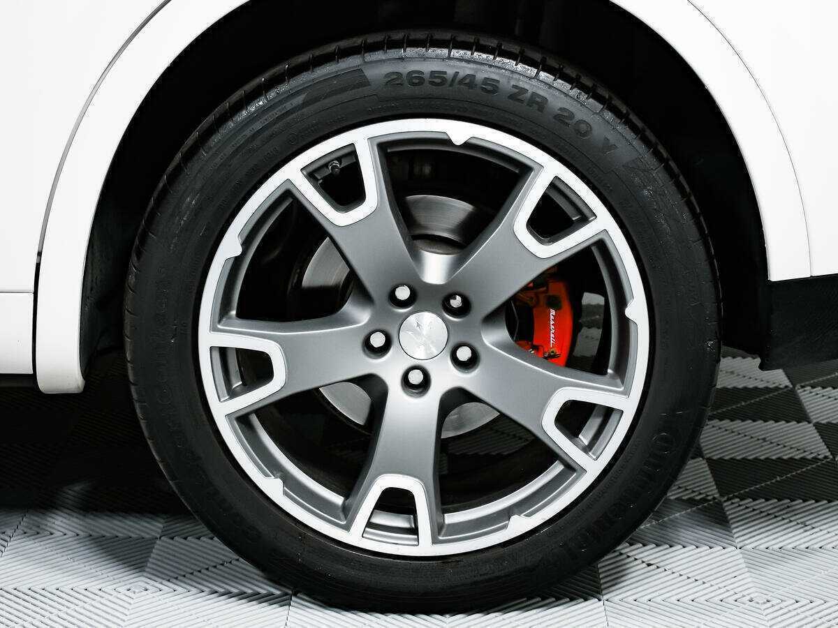 Maserati Levante, 2017 Фото №14