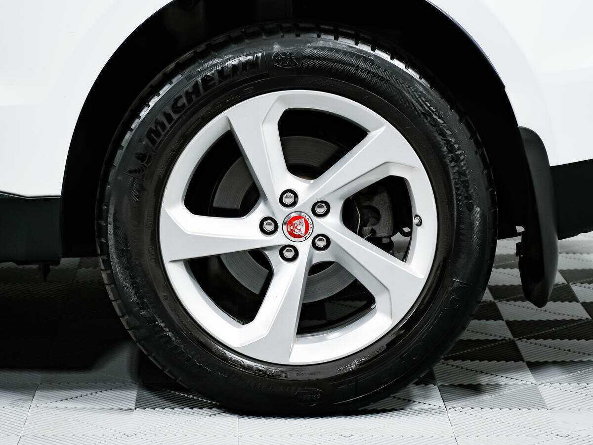 Jaguar F-Pace, 2016 Фото №14