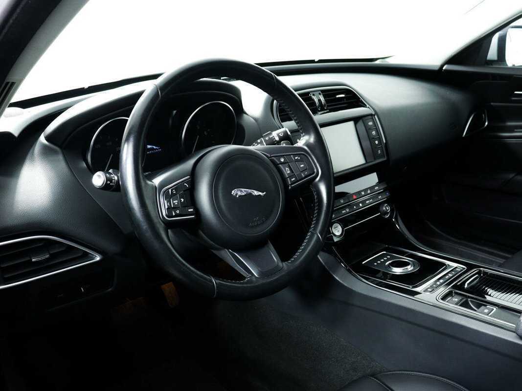 Jaguar XE, 2018 Фото №13