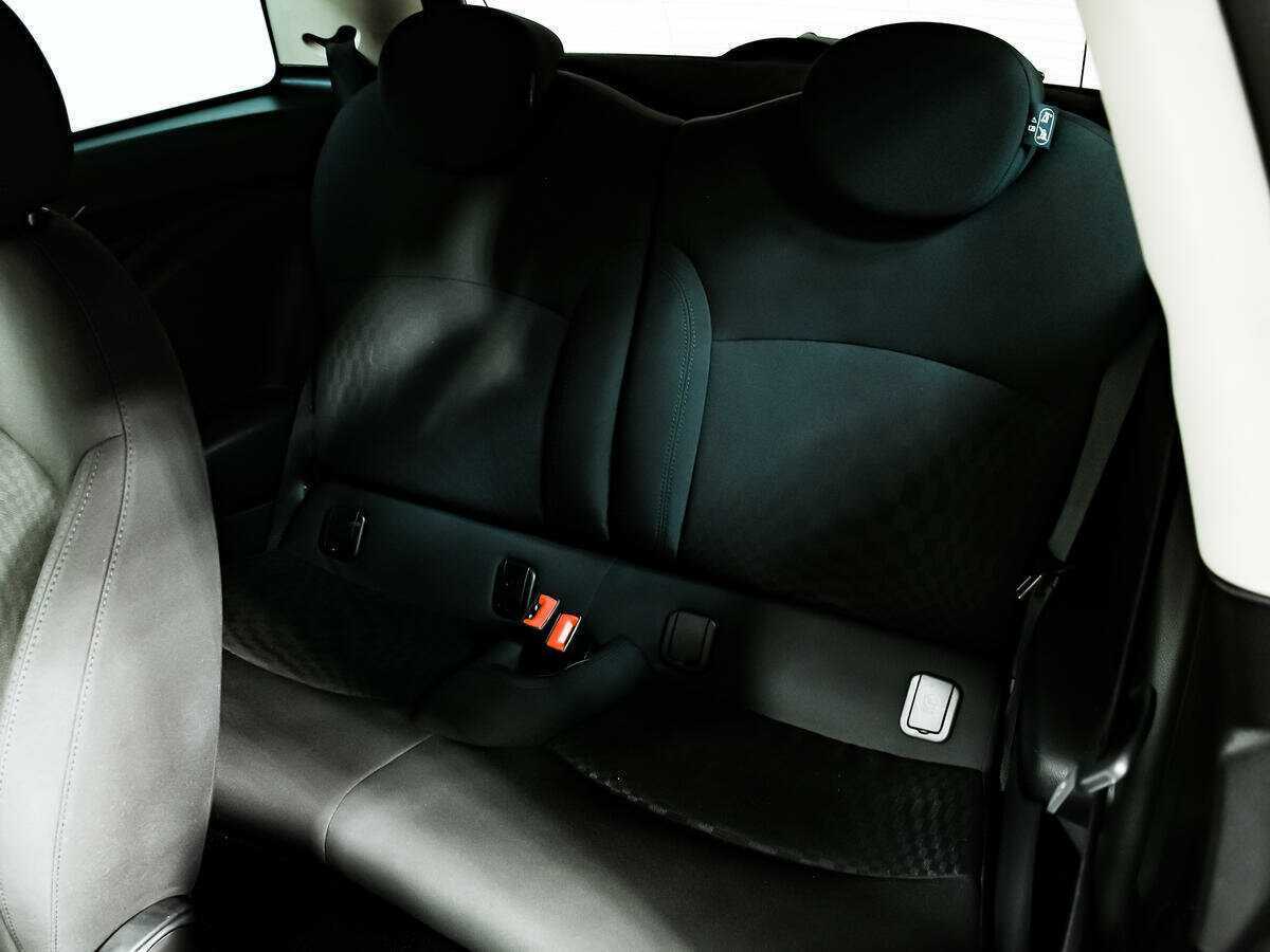 Mini Hatch Cooper S, 2011 Фото №12