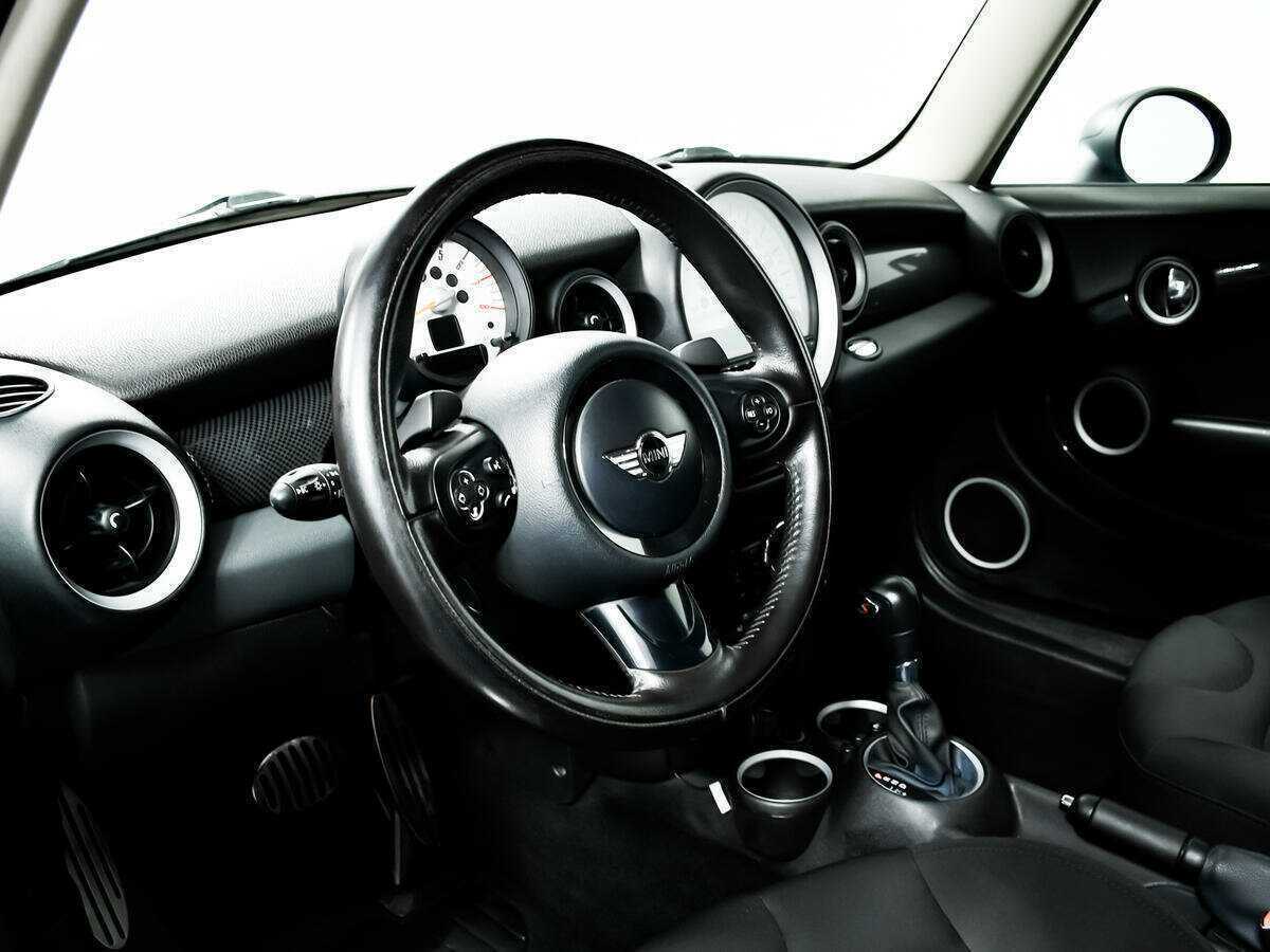 Mini Hatch Cooper S, 2011 Фото №13
