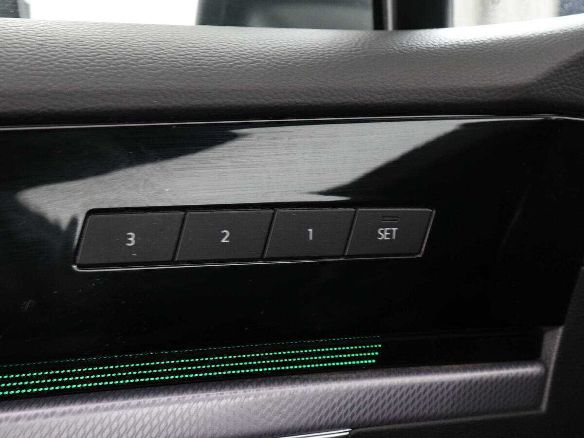 Volkswagen Touareg, 2021 Фото №15