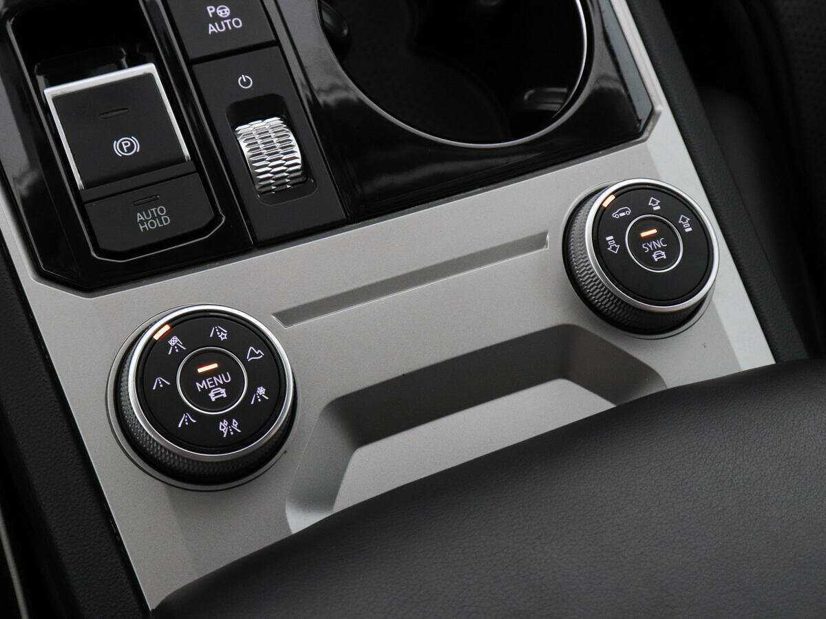 Volkswagen Touareg, 2020 Фото №14