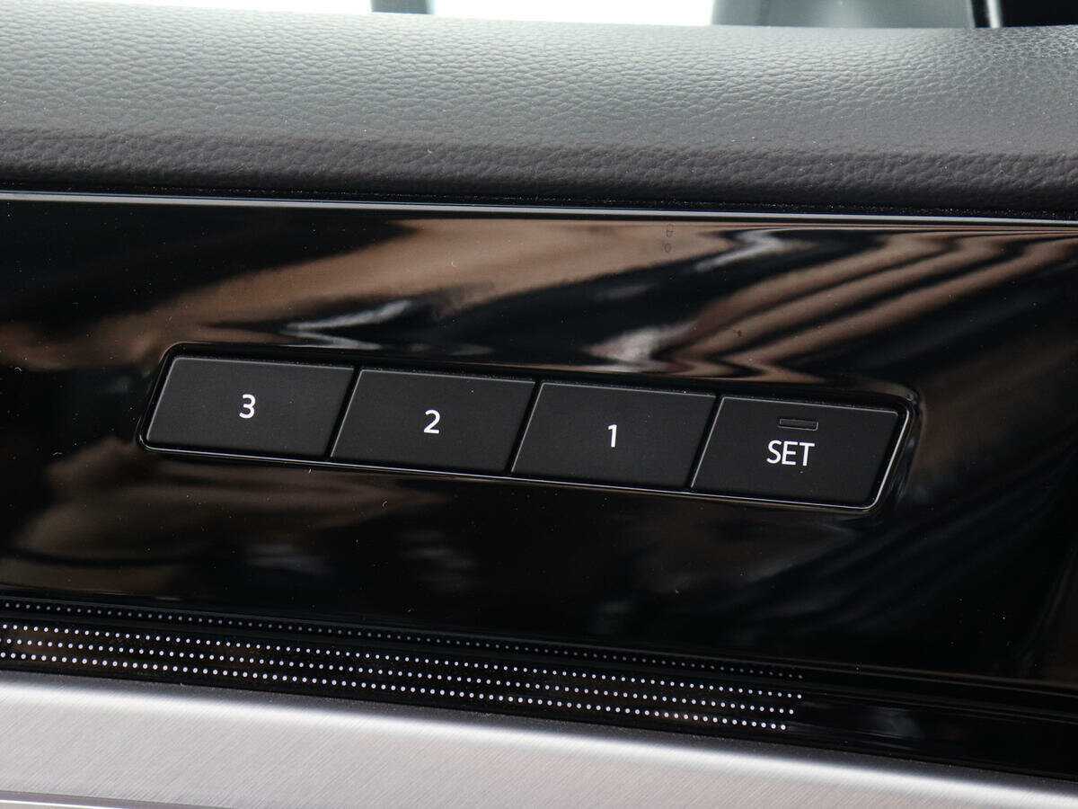 Volkswagen Touareg, 2020 Фото №15